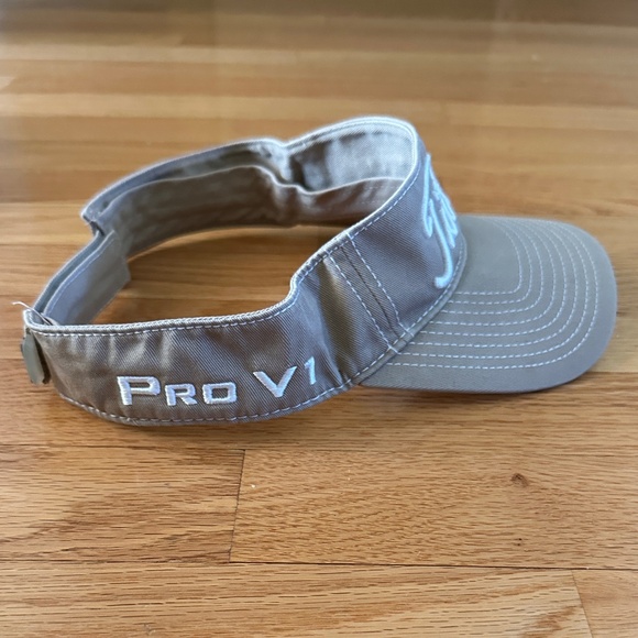 Titleist Pro V1 Golf Visor Tan White - Picture 2 of 9
